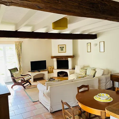 Le Petit Usar Apartment *