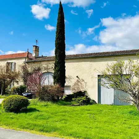 Le Petit Usar Apartment